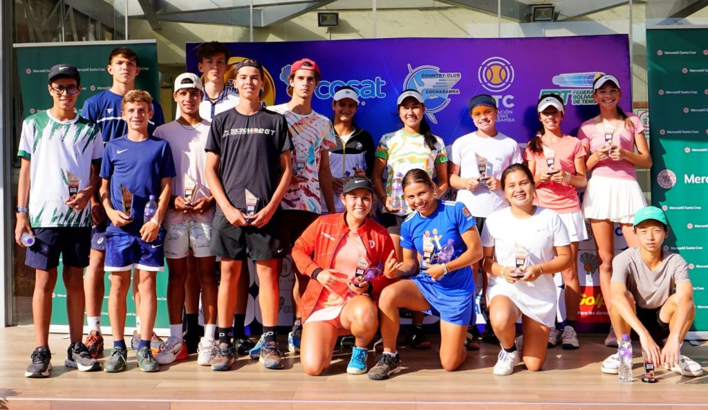 Los ganadores del campeonato: FOTO Asociación de Tenis Cochabamba