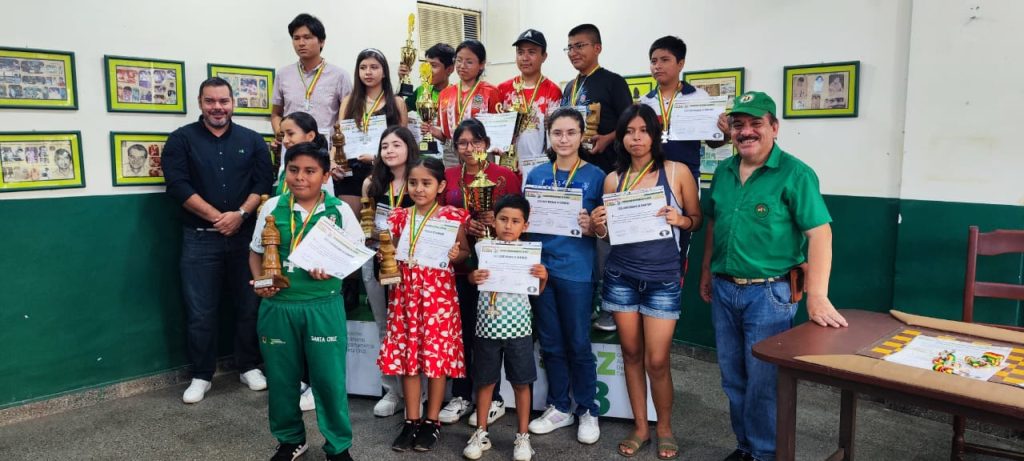 Participantes del Clasificatorio al Sudamericano de Ajedrez: Foto Federación Boliviana de Ajedrez