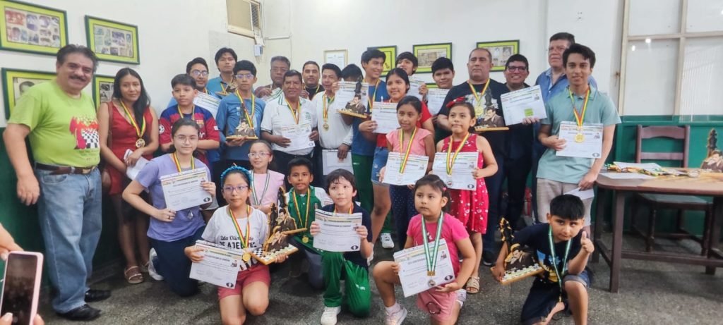 Los ganadores del Abierto Nacional de ajedrez: Foto Federación Boliviana de Ajedrez