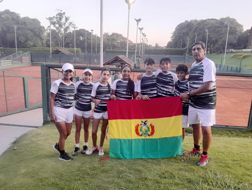 Foto del equipo nacional. Crédito: Federación Boliviana de Tenis