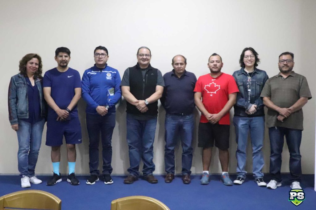 Los falmantes dirigentes de la Federación Boliviana de Squash: FOTO: FBS