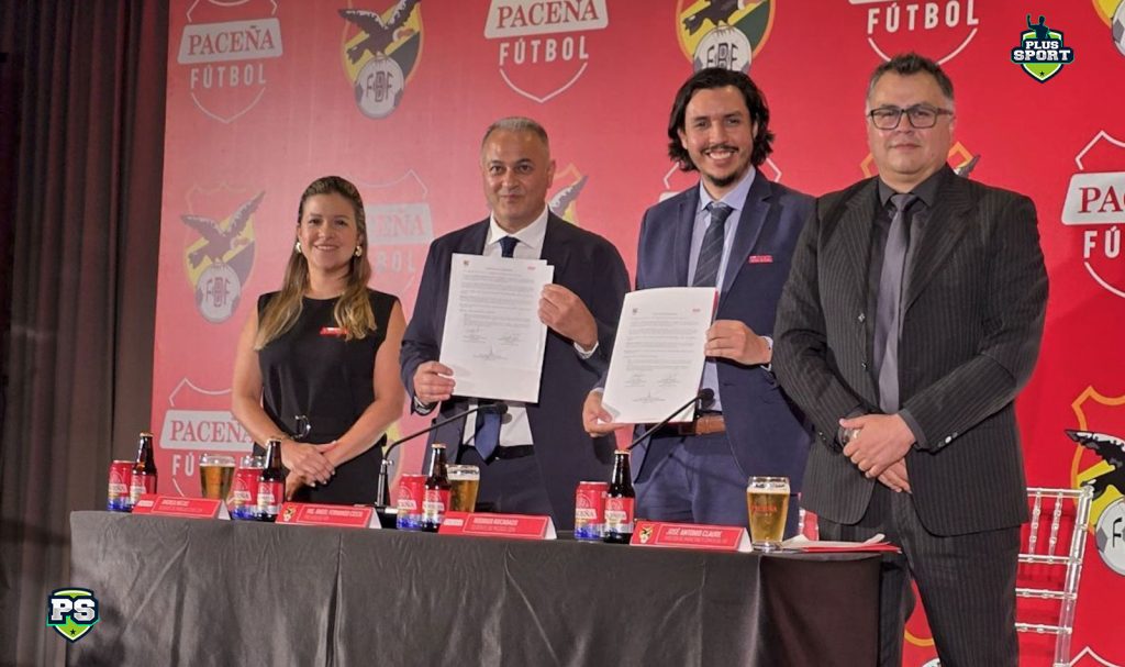 Fernando Costas presidente de la FBF en la firma del convenio (FOTO: PACEÑA)