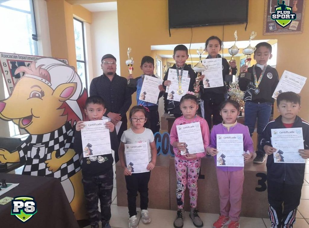 Los niños que fueron parte del campeonato: FOTO: FBA