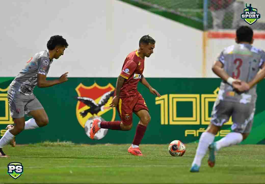 C.D.T. Real Oruro vs. Independiente: FOTO: JHONNY CONDORI PLUS SPORT