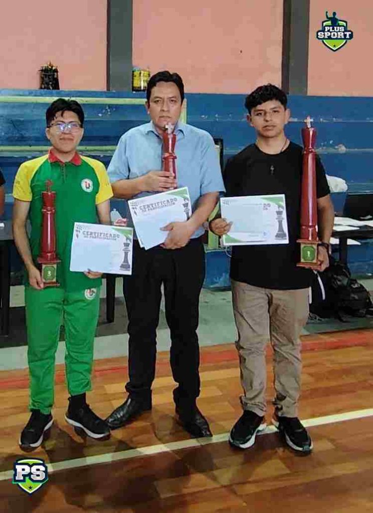 Licael Ticona, campeón invicto del XXI Torneo Internacional de ajedrez: (FOTO: FBA)