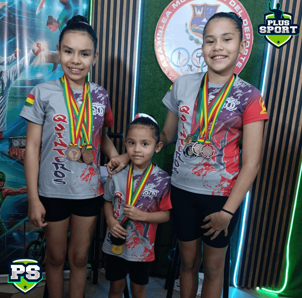 Vania Cespedes, Martina Cuellar y Luciana Cuellar, gimnastas orureñas (FOTO: PLUS SPORT)