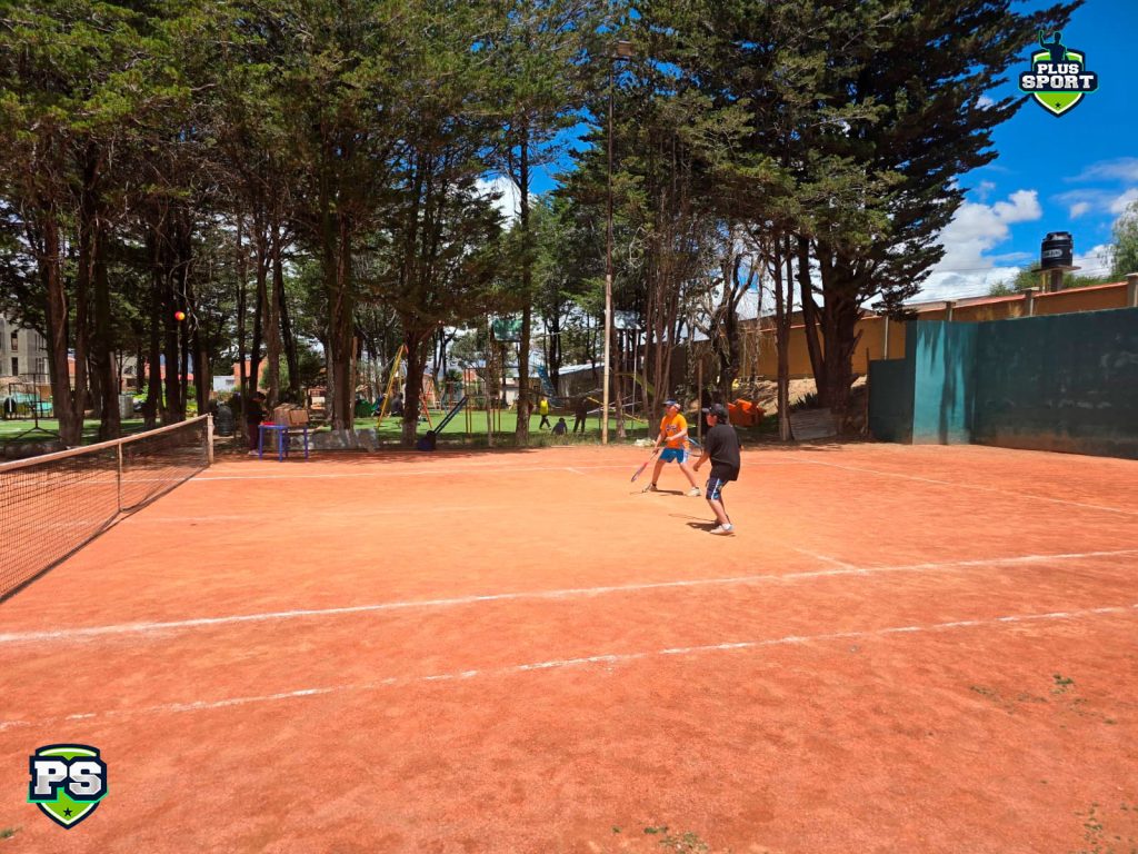 Niños de distintas edades son parte del tenis municipal (FOTO: PLUS SPORT)