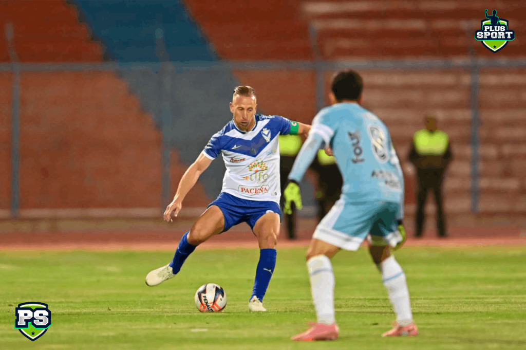 Lencinas domina el balon (FOTO: JONNY CONDORI PLUS SPORT)