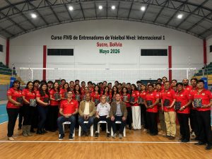 Entrenadores que fueron parte del curso (FOTO:FBV)