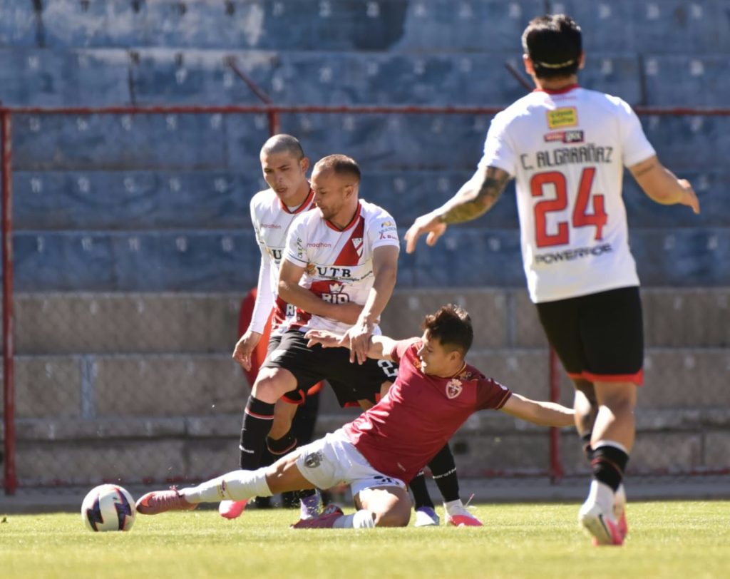 Always Ready debutó con paso firme en la Copa Paceña 2026 al derrotar por 4-2 a CD Totora Real Oruro en el coloso Municipal de Villa Ingenio.